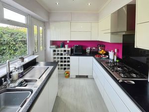 Kitchen- click for photo gallery